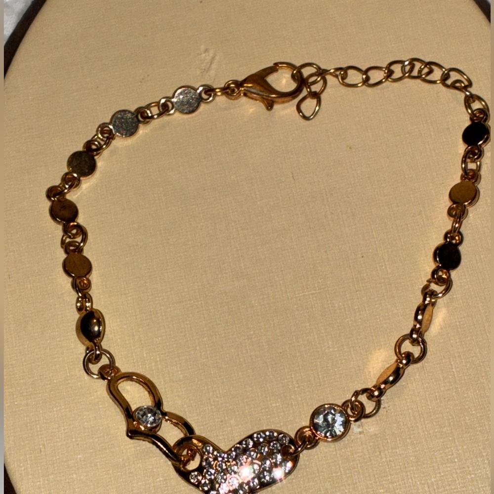 Elegant Gold Heart Bracelet